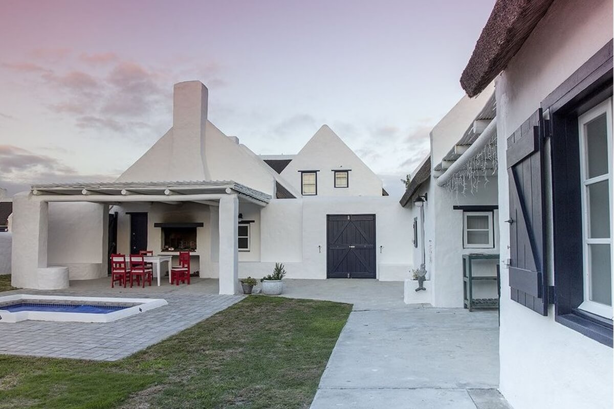 trinacria-cottage-struisbaai-braai
