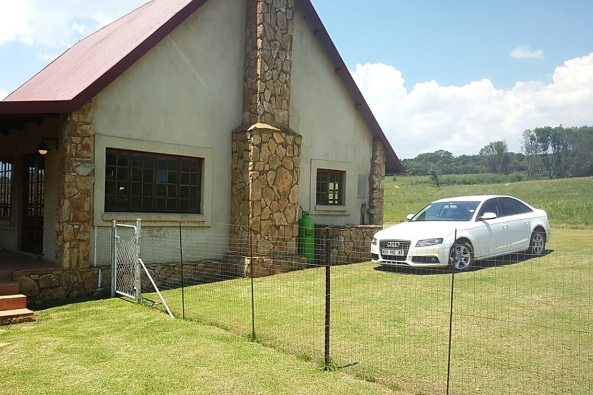 Bald Ibis Cottage exterior-4