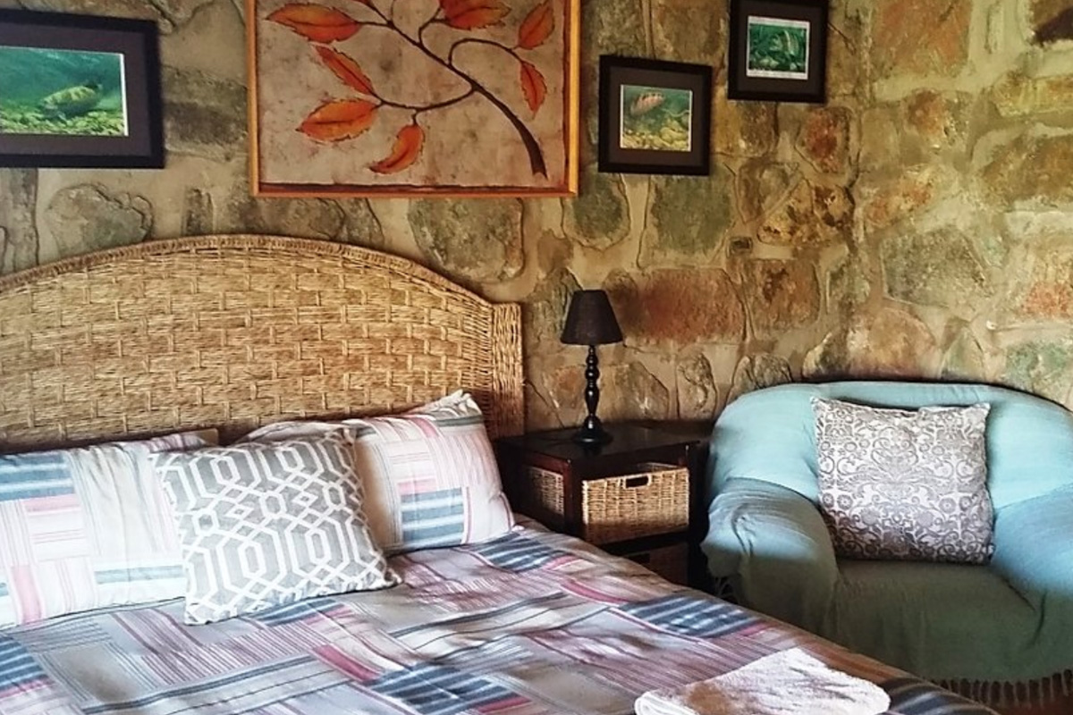 Bottlebrush Cottage bedroom-2