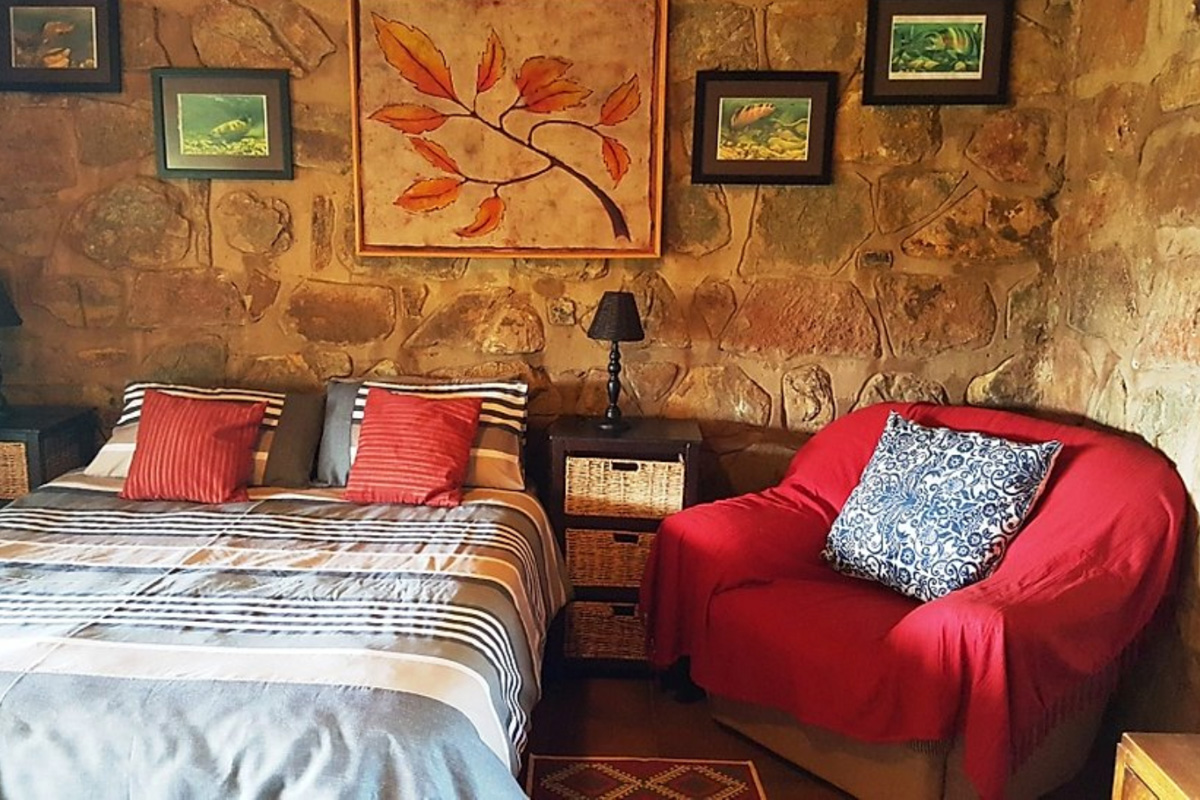 Bottlebrush Cottage bedroom-3