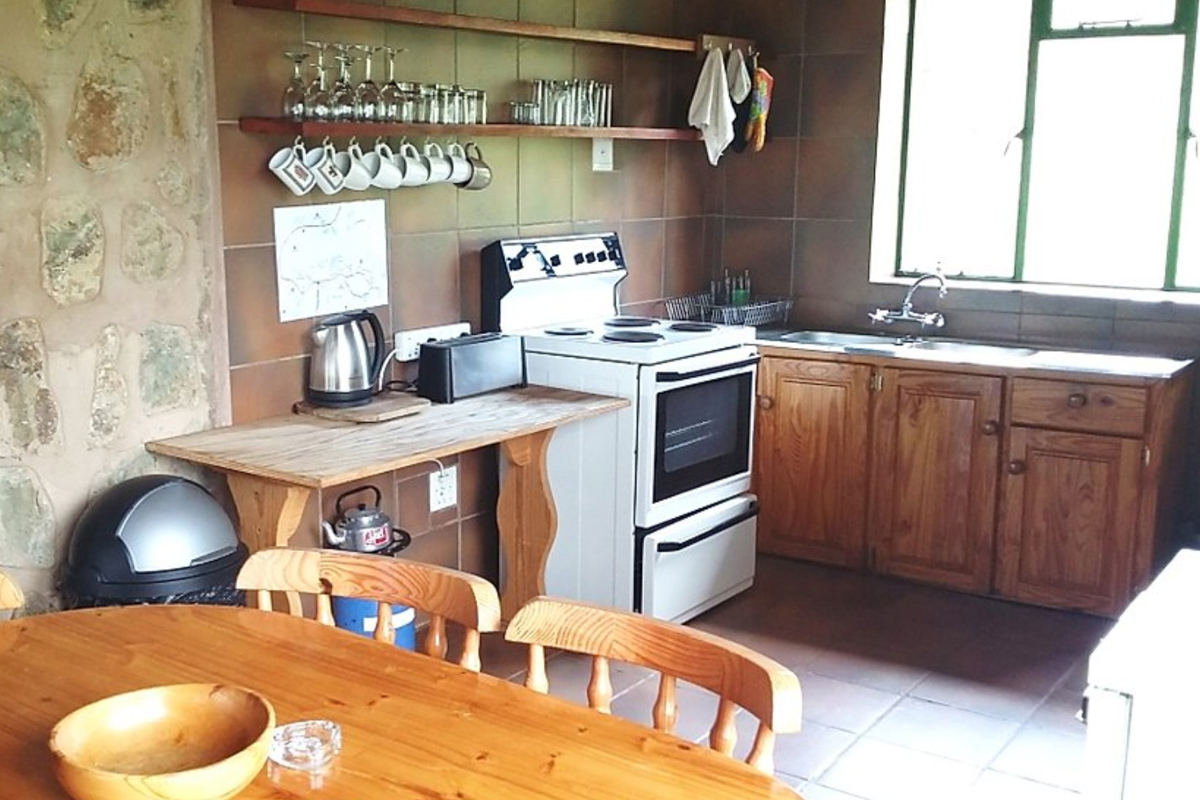 Bottlebrush Cottage kitchen-2